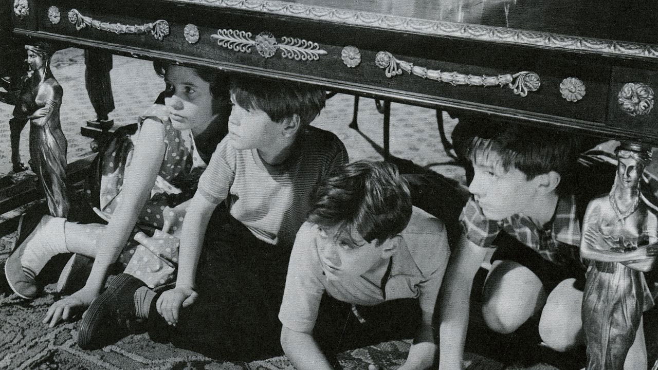 Backdrop for Five Clues to Fortune