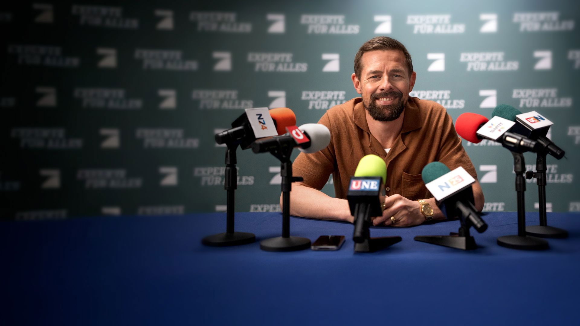 Backdrop for Experte für alles