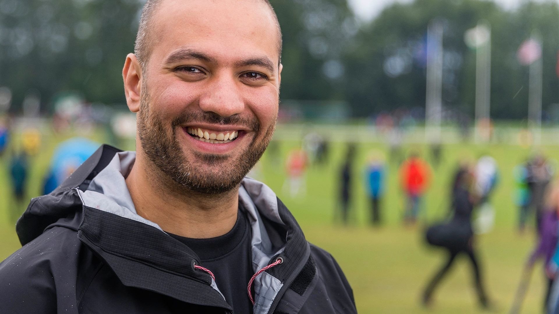 Backdrop for Hvem bryr seg