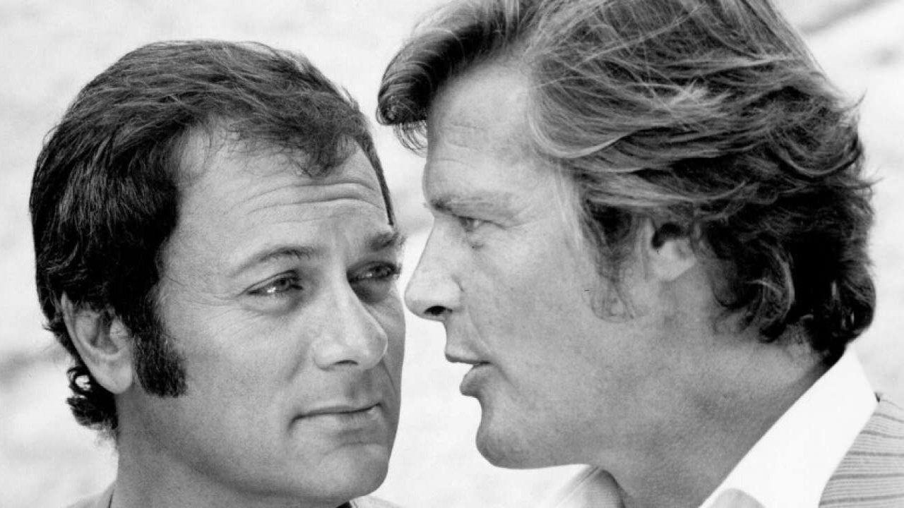 Backdrop for Amicalement vôtre : Hollywood au service de sa Majesté