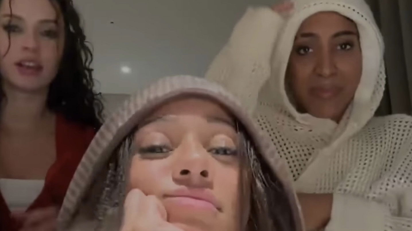 Backdrop for KATSEYE Live WEVERSE - MANON, DANIELA, LARA