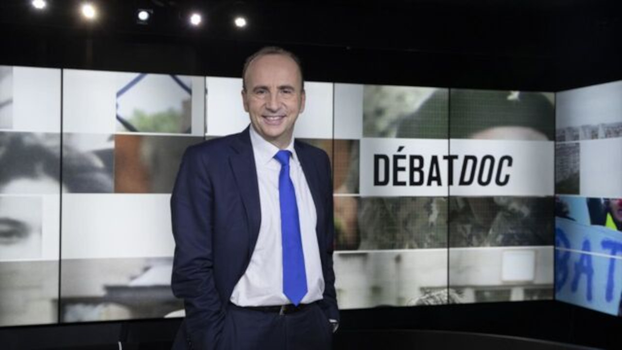 Backdrop for DébatDoc