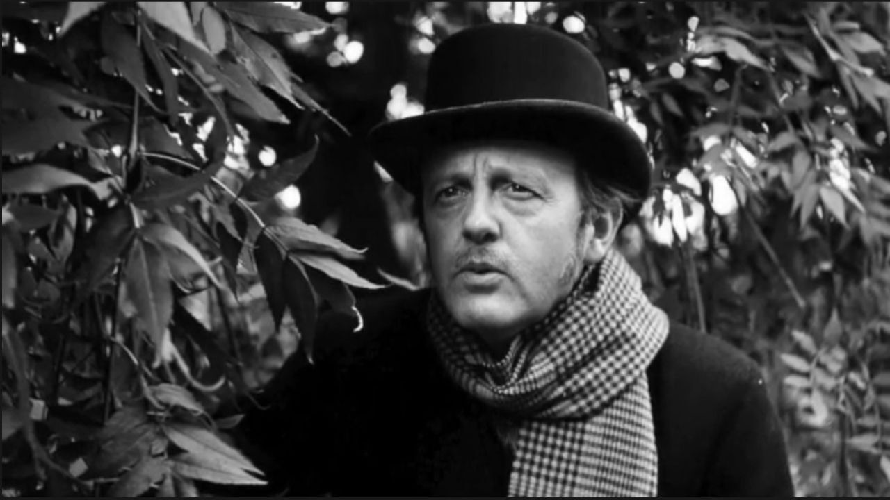 Backdrop for The Mind of Mr. J.G. Reeder