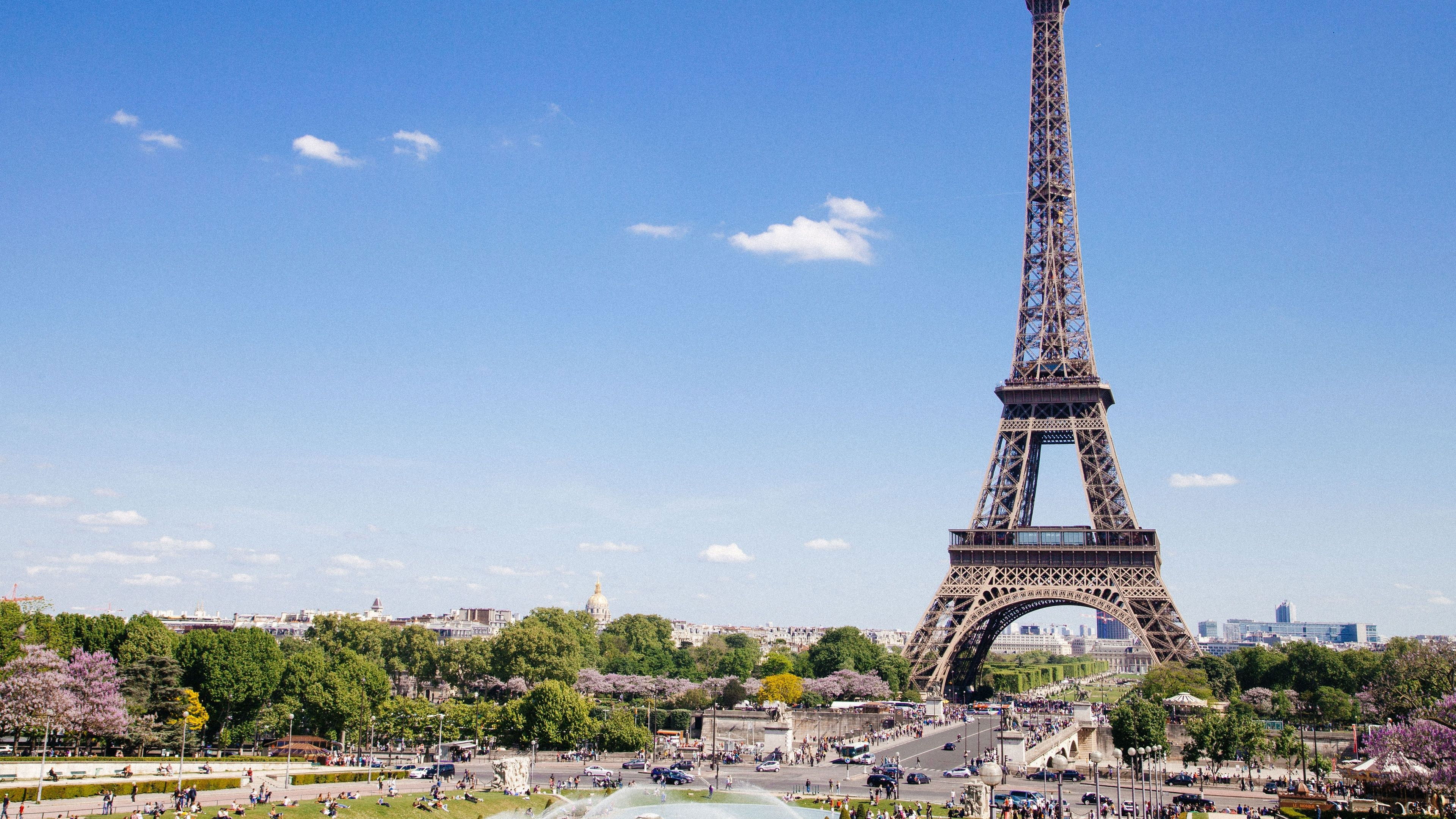 Backdrop for Eiffel Tower: Building the Impossible