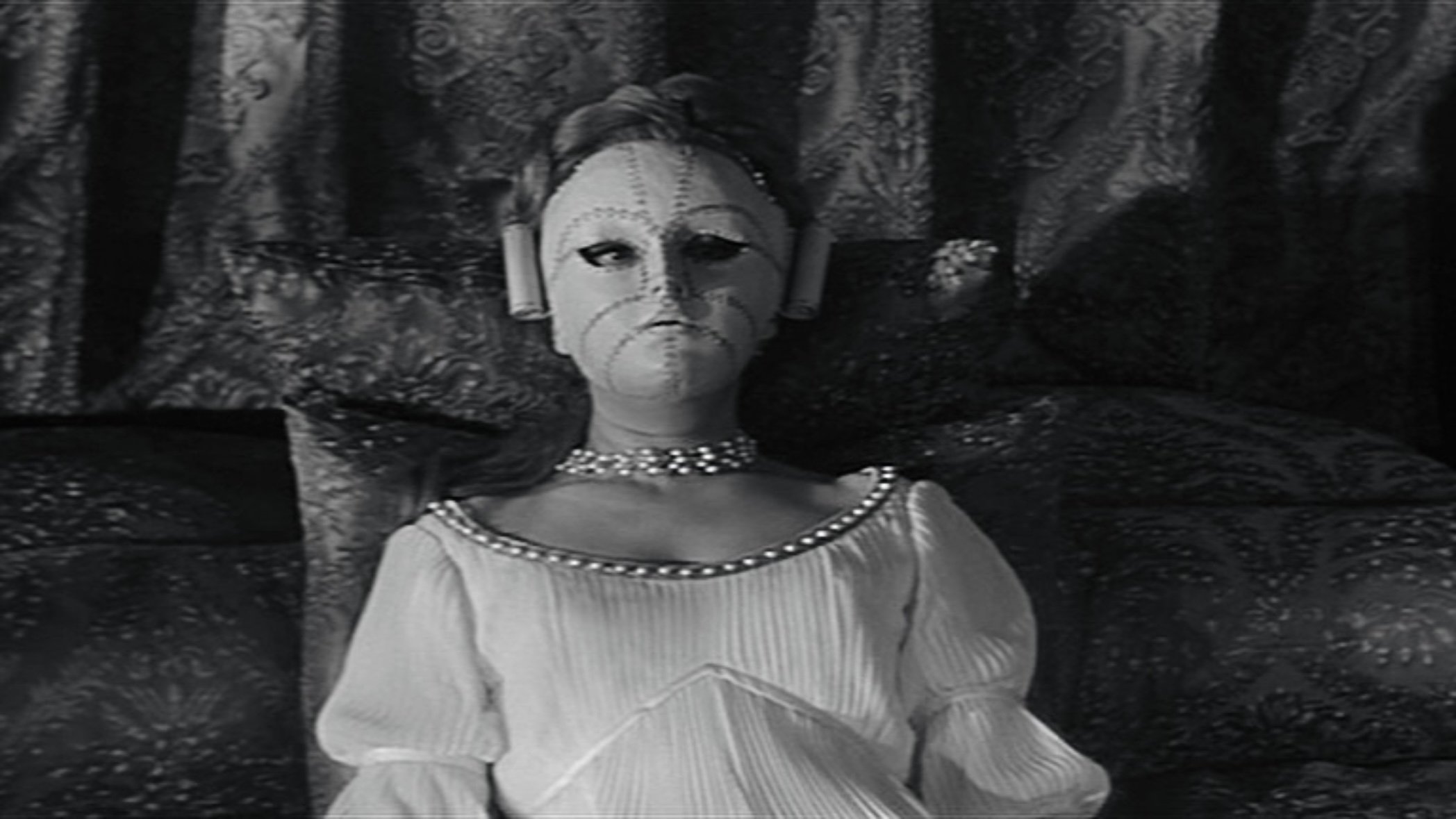 Backdrop for Crime Does Not Pay