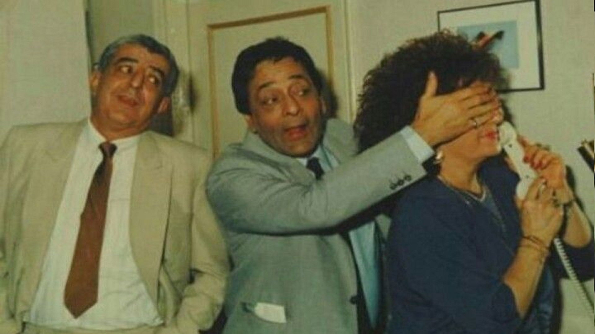 Backdrop for Kuruntu Ailesi