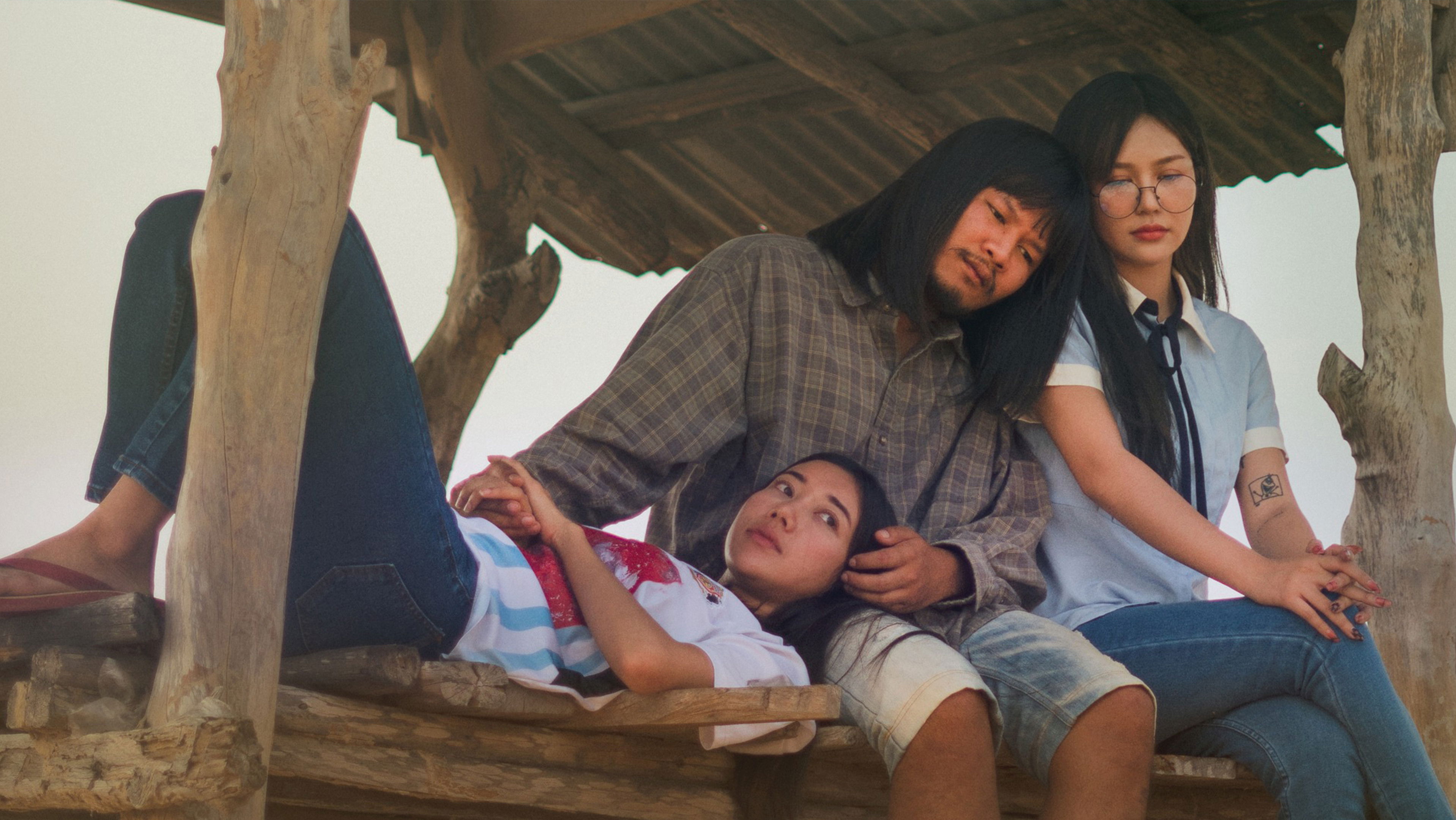 Backdrop for Thi Baan The Series: Moh Pla Wan