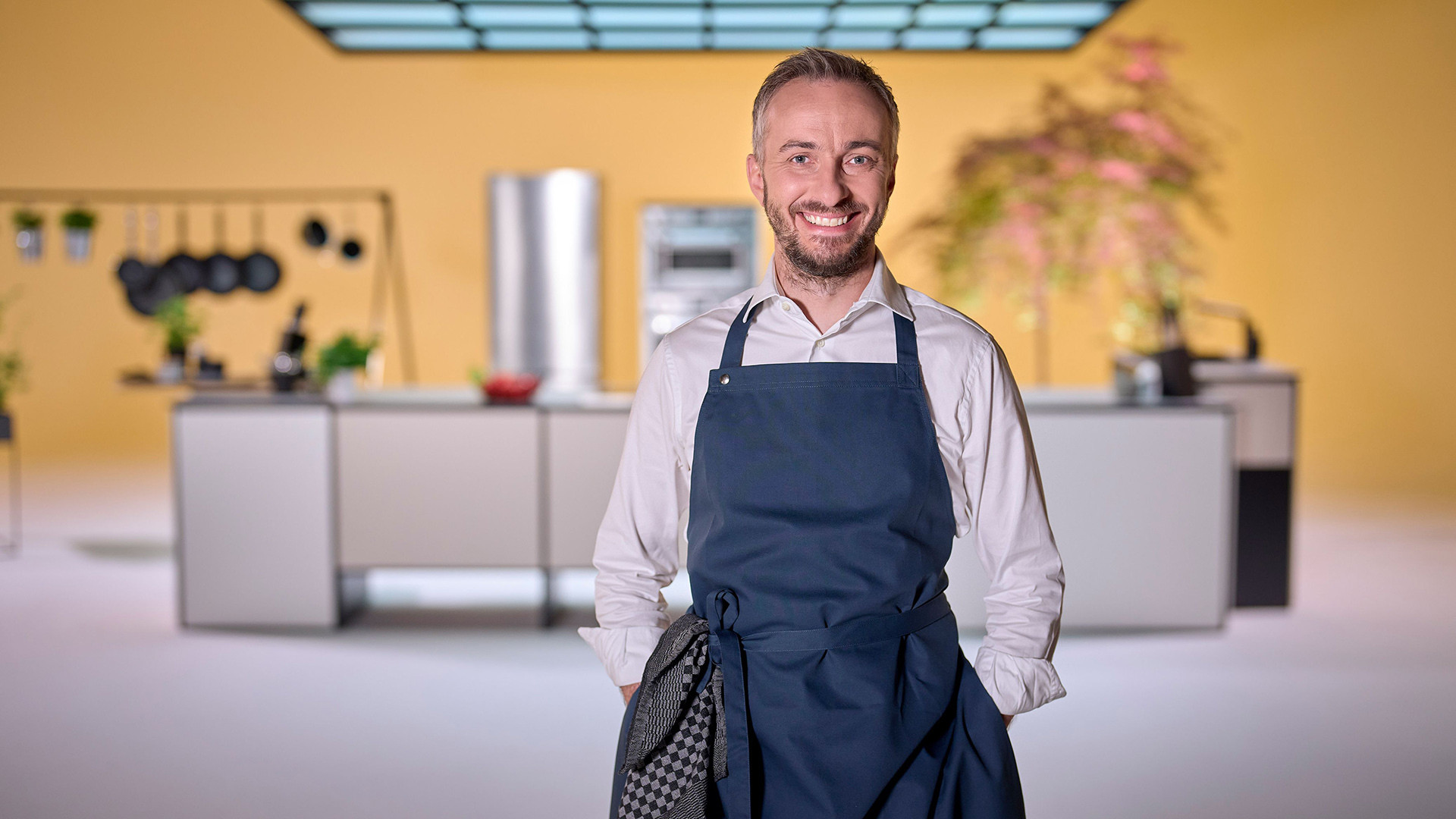 Backdrop for Böhmi brutzelt