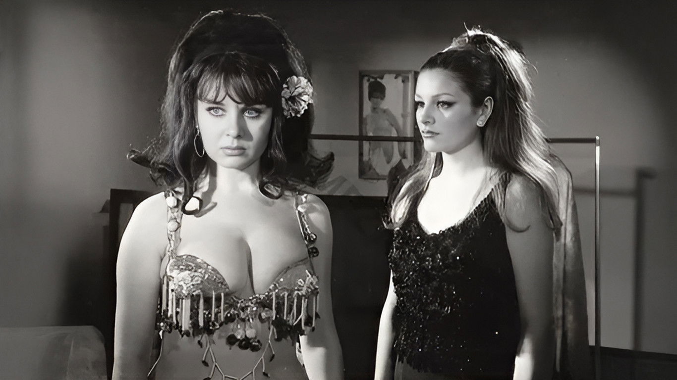 Backdrop for Avare Kız