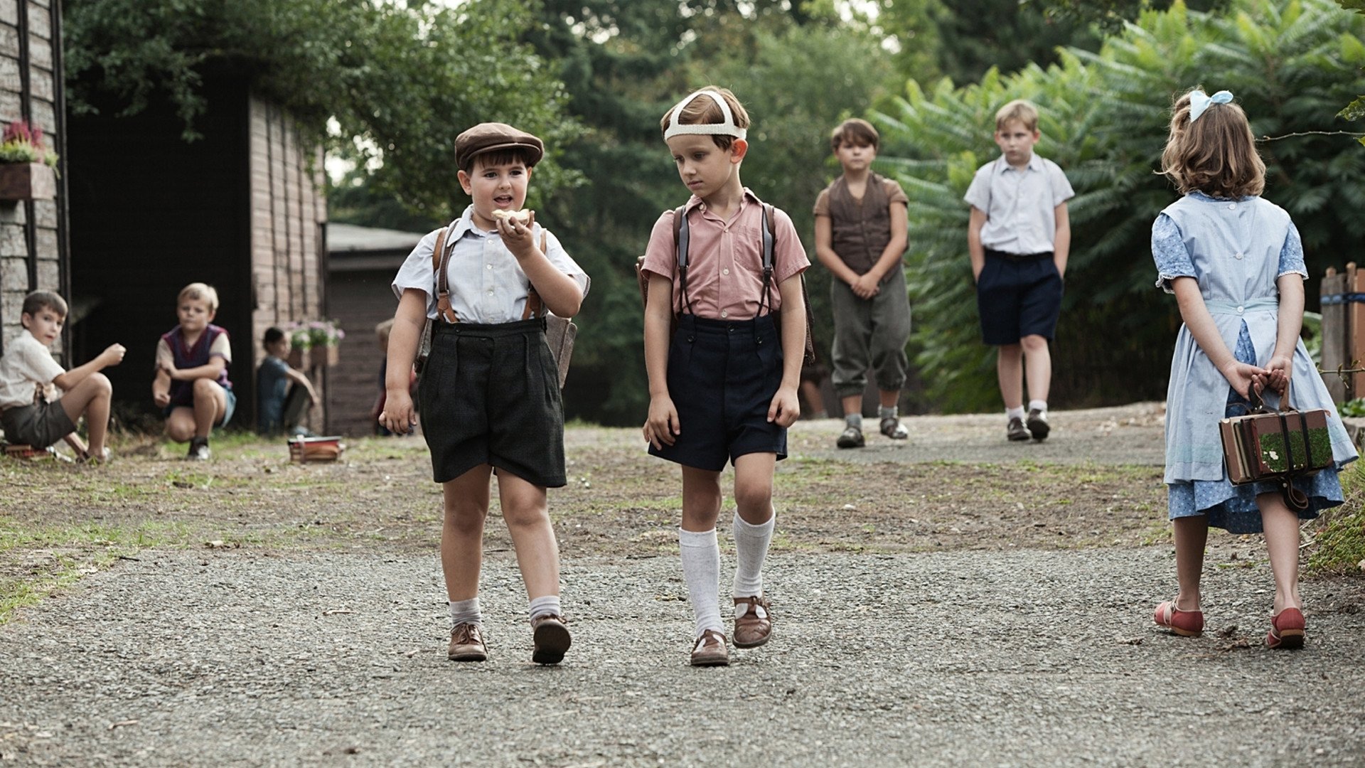 Backdrop for Barefoot