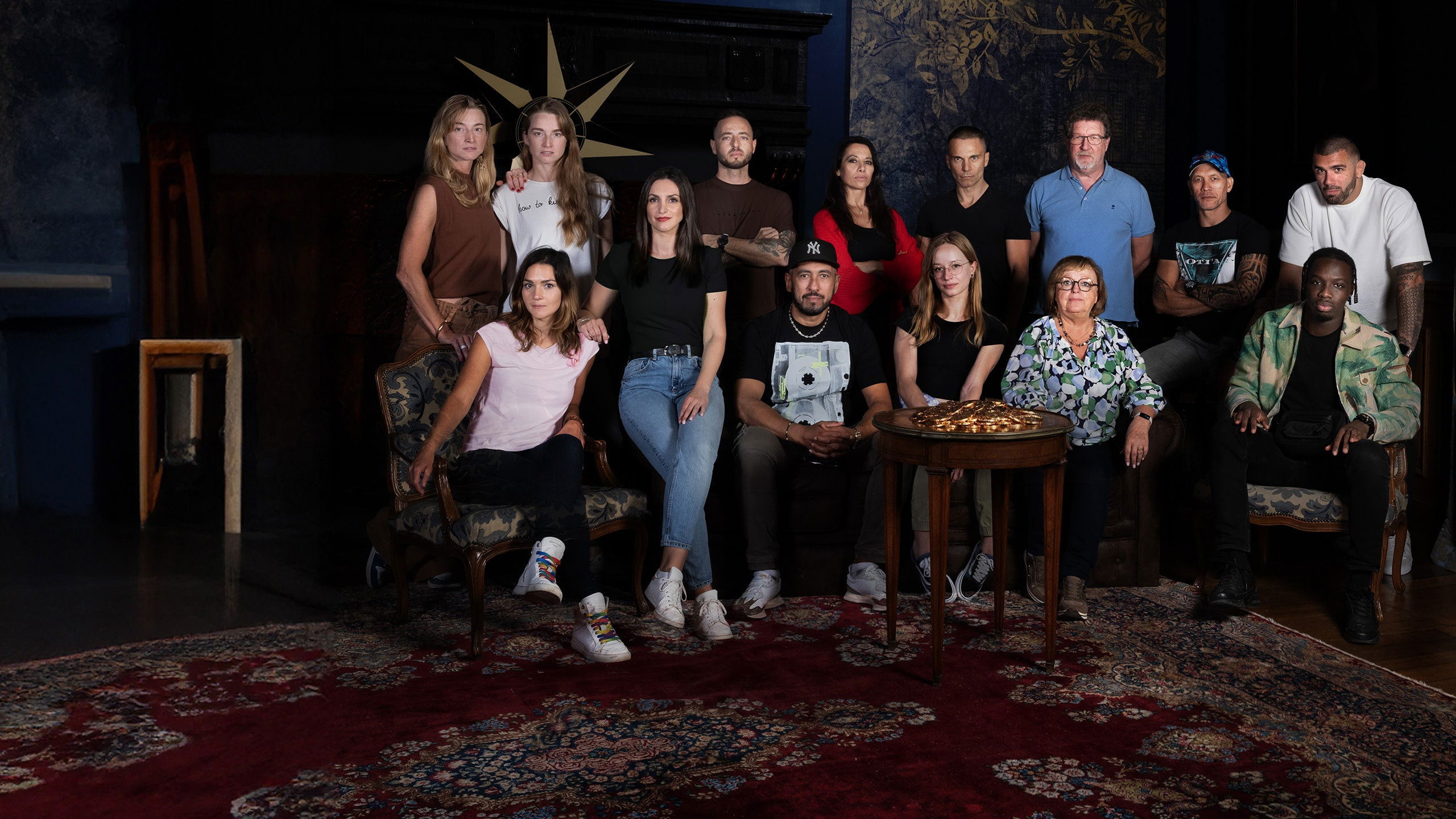 Backdrop for Les traîtres