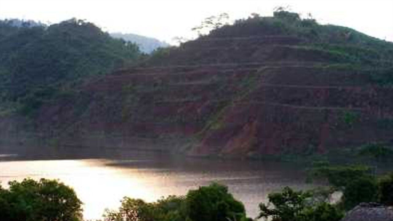 Backdrop for Serra Pelada: The Legend of the Gold Mountain