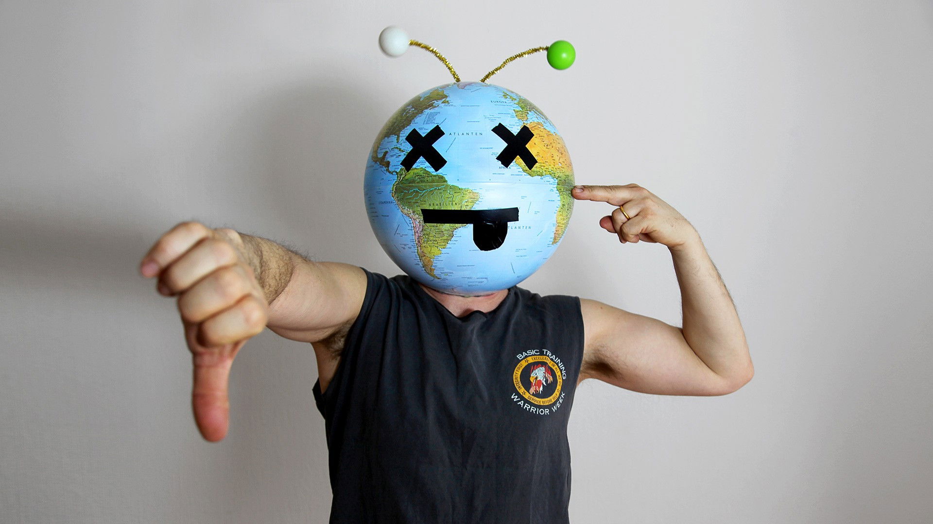 Backdrop for Jorden är platt