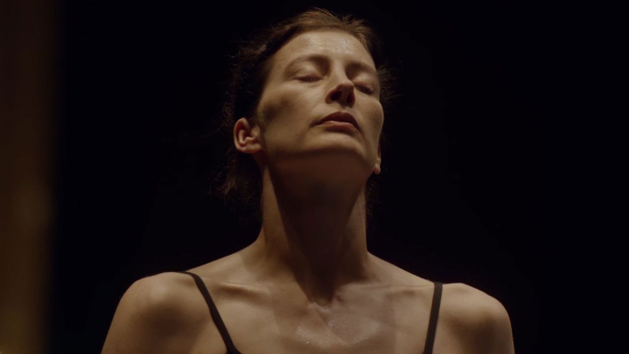 Backdrop for Sarah Winchester: Ghost Opera