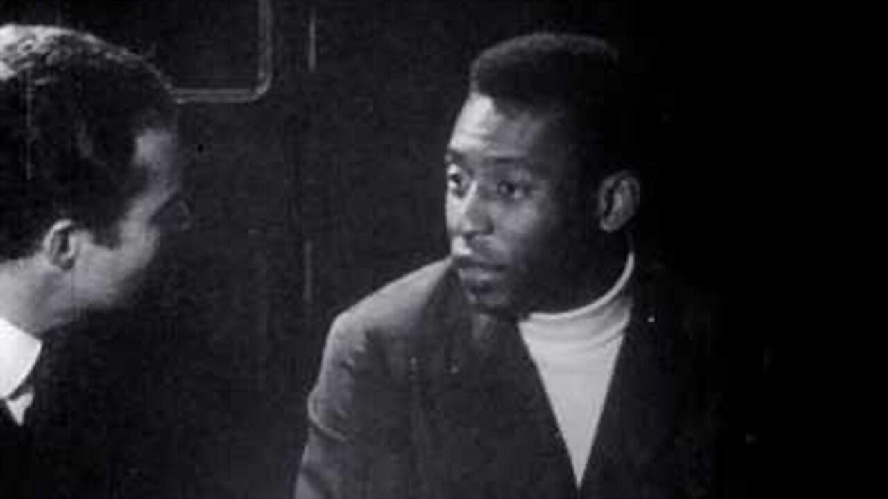 Backdrop for Superstição e Futebol