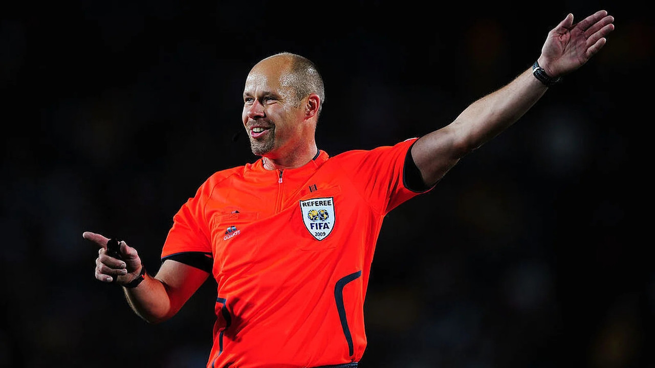 Backdrop for The Referee