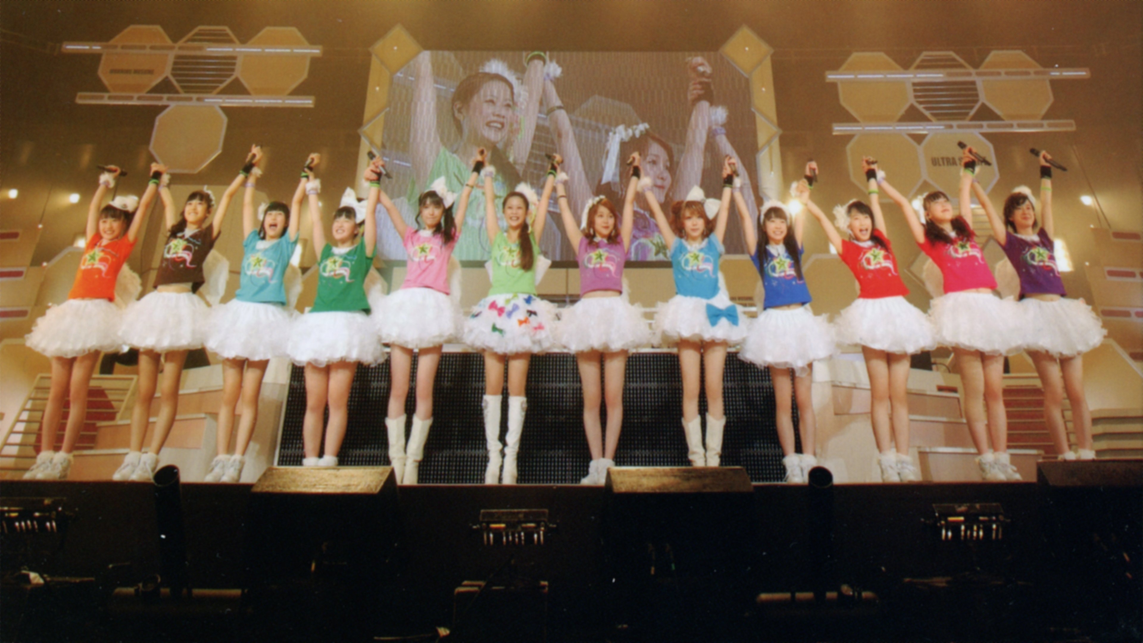 Backdrop for Morning Musume. 2012 Spring Solo Mitsui Aika ~Ultra Smart~ Niigaki Risa & Mitsui Aika Sotsugyou Special
