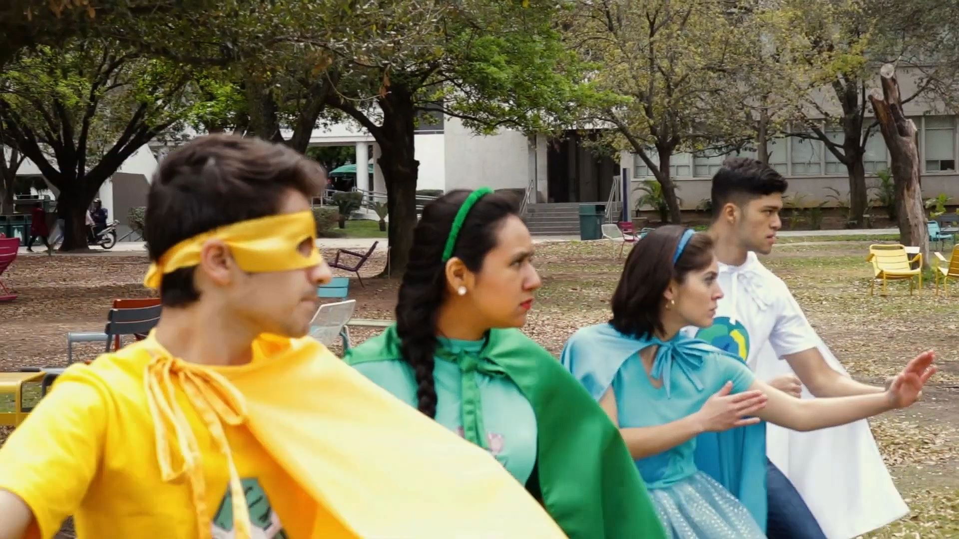 Backdrop for La Liga Protectora de la Naturaleza