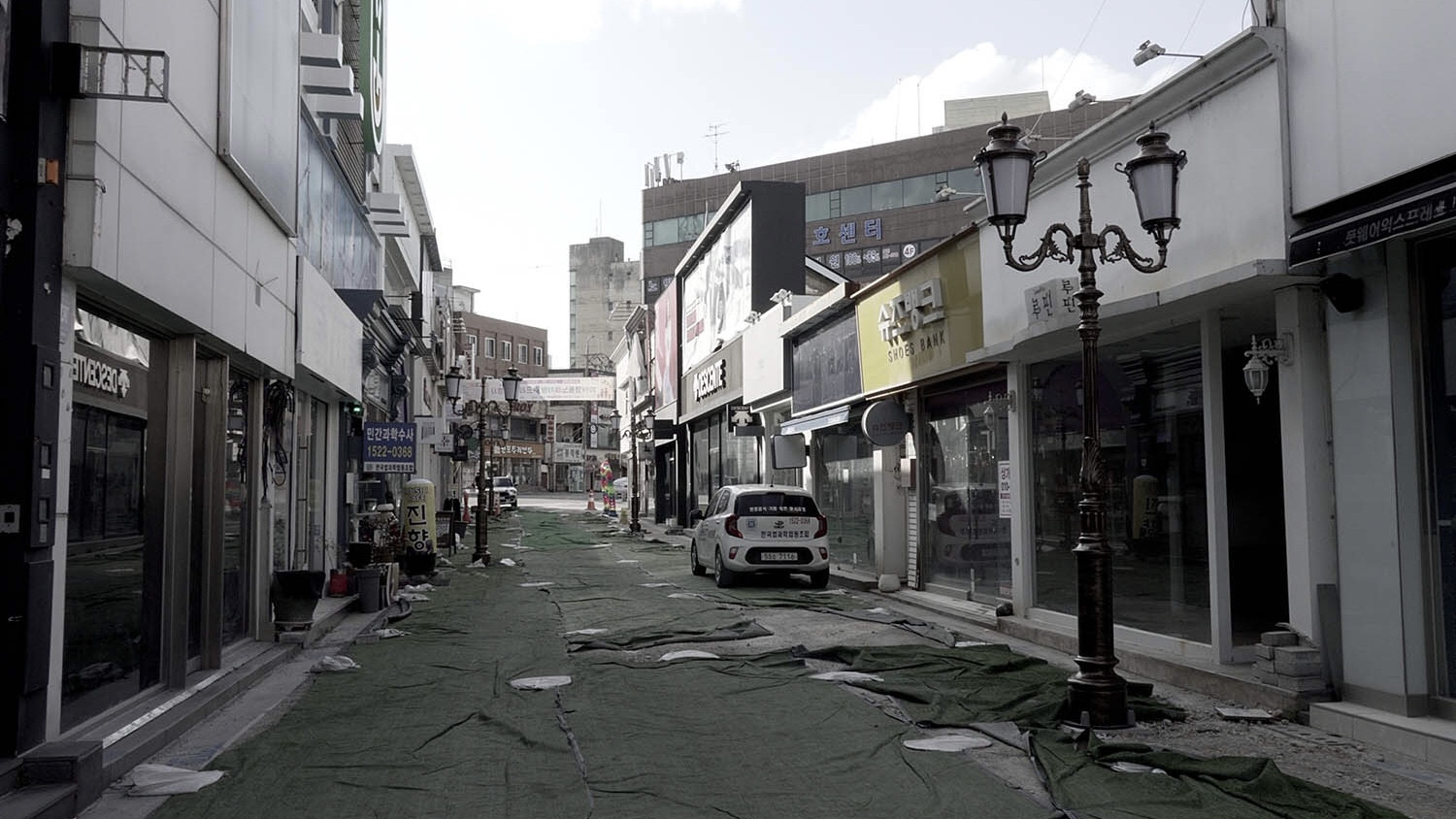 Backdrop for City of Outlanders