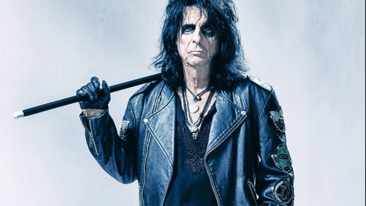 Backdrop for Alice Cooper - The Ultimate Clip Collection