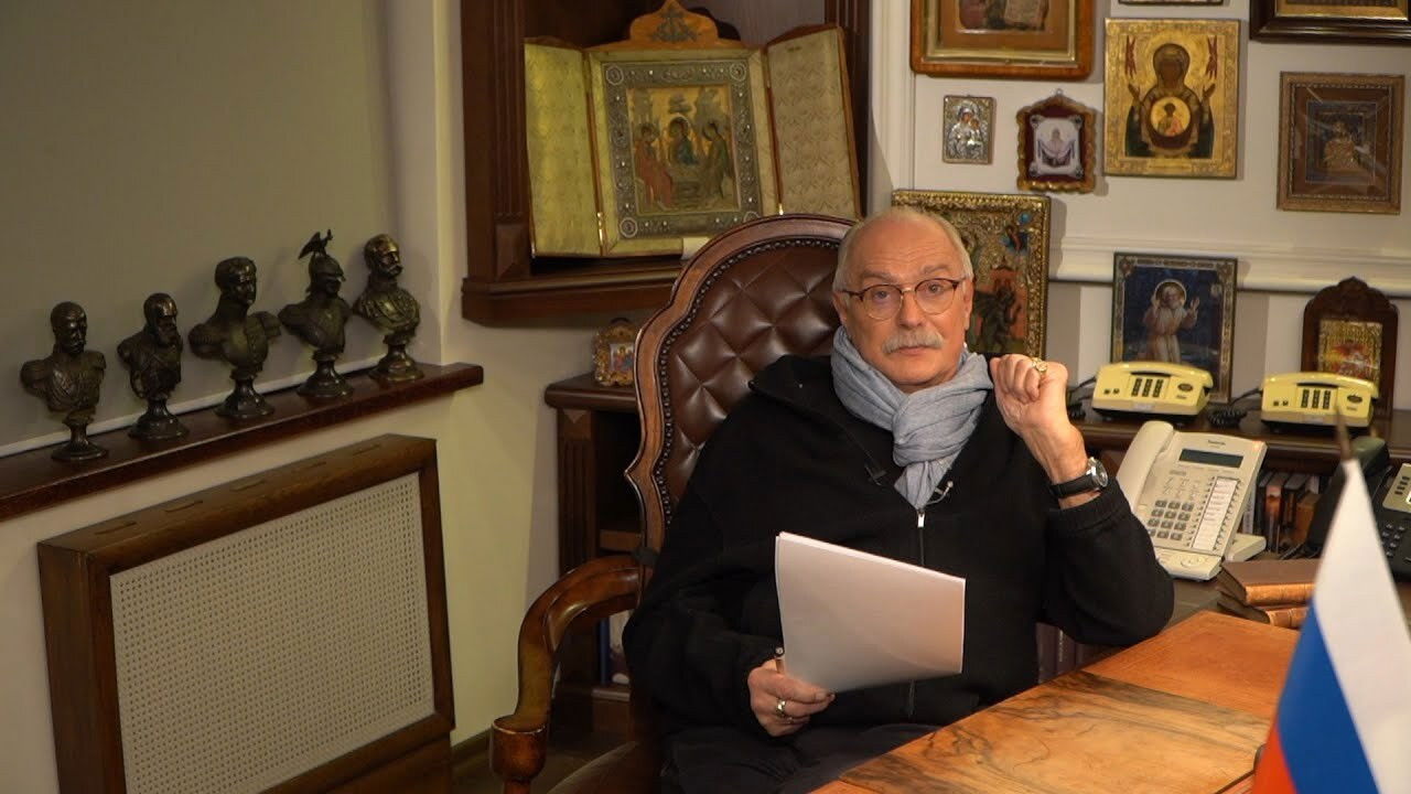 Backdrop for БесогонTV «Если папа – коррупция, а мама – двуличие, какой у них будет ребенок?»