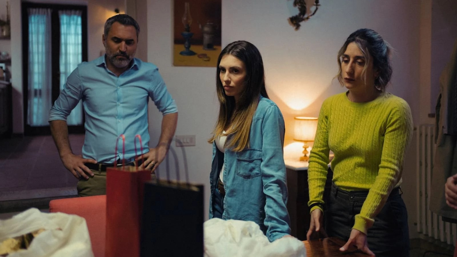 Backdrop for Gli ospiti