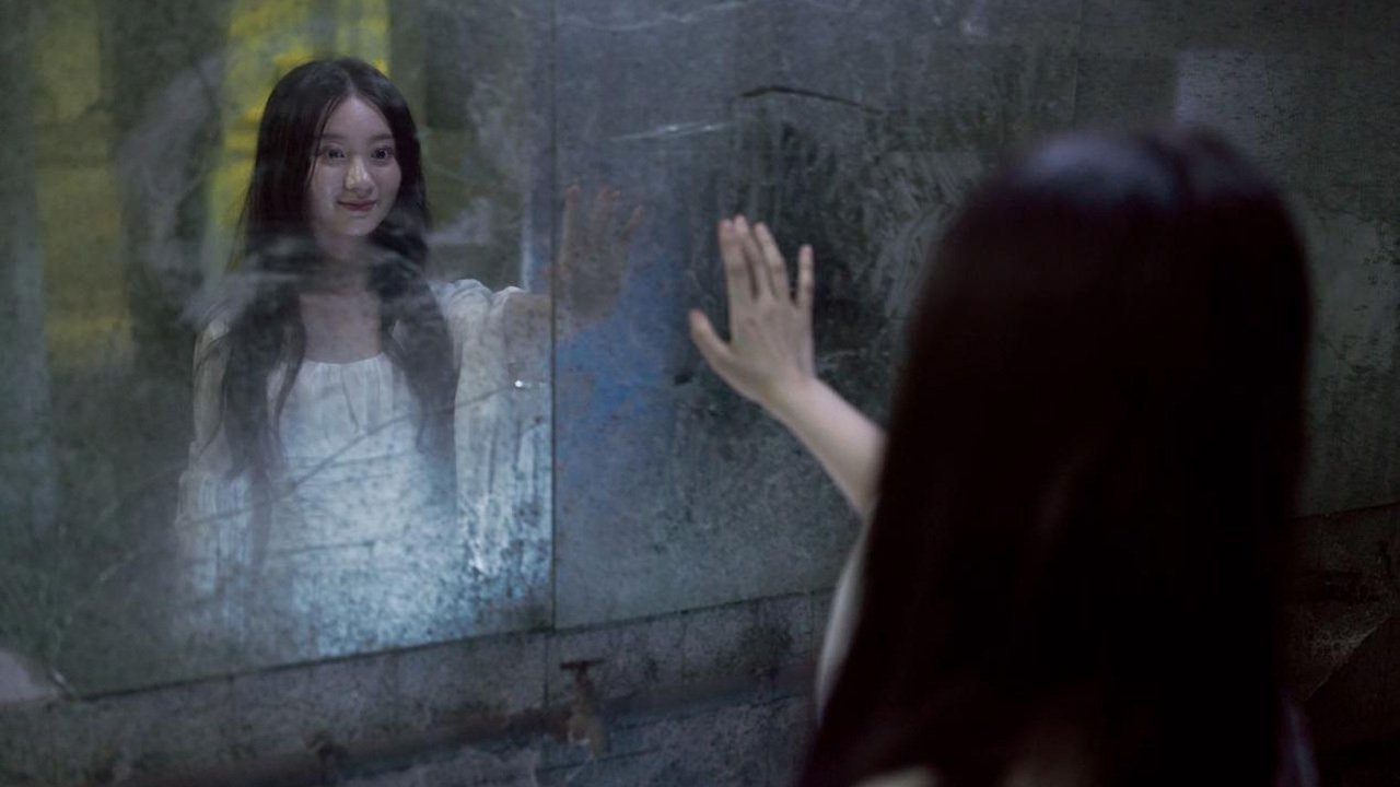 Backdrop for Zhang Zhen's Ghost Stories: The Girl Who Washed Her Face