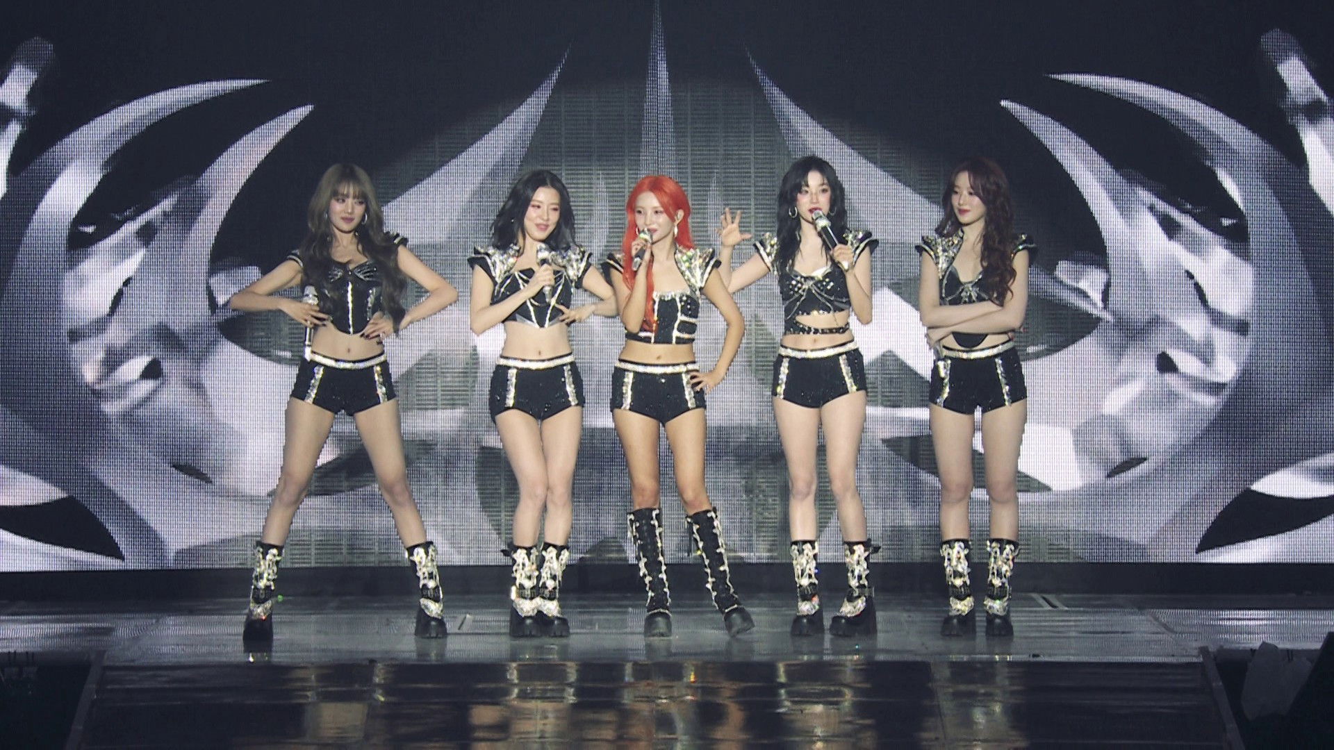 Backdrop for (G)I-DLE - 2024 (G)I-DLE WORLD TOUR [iDOL] IN SEOUL