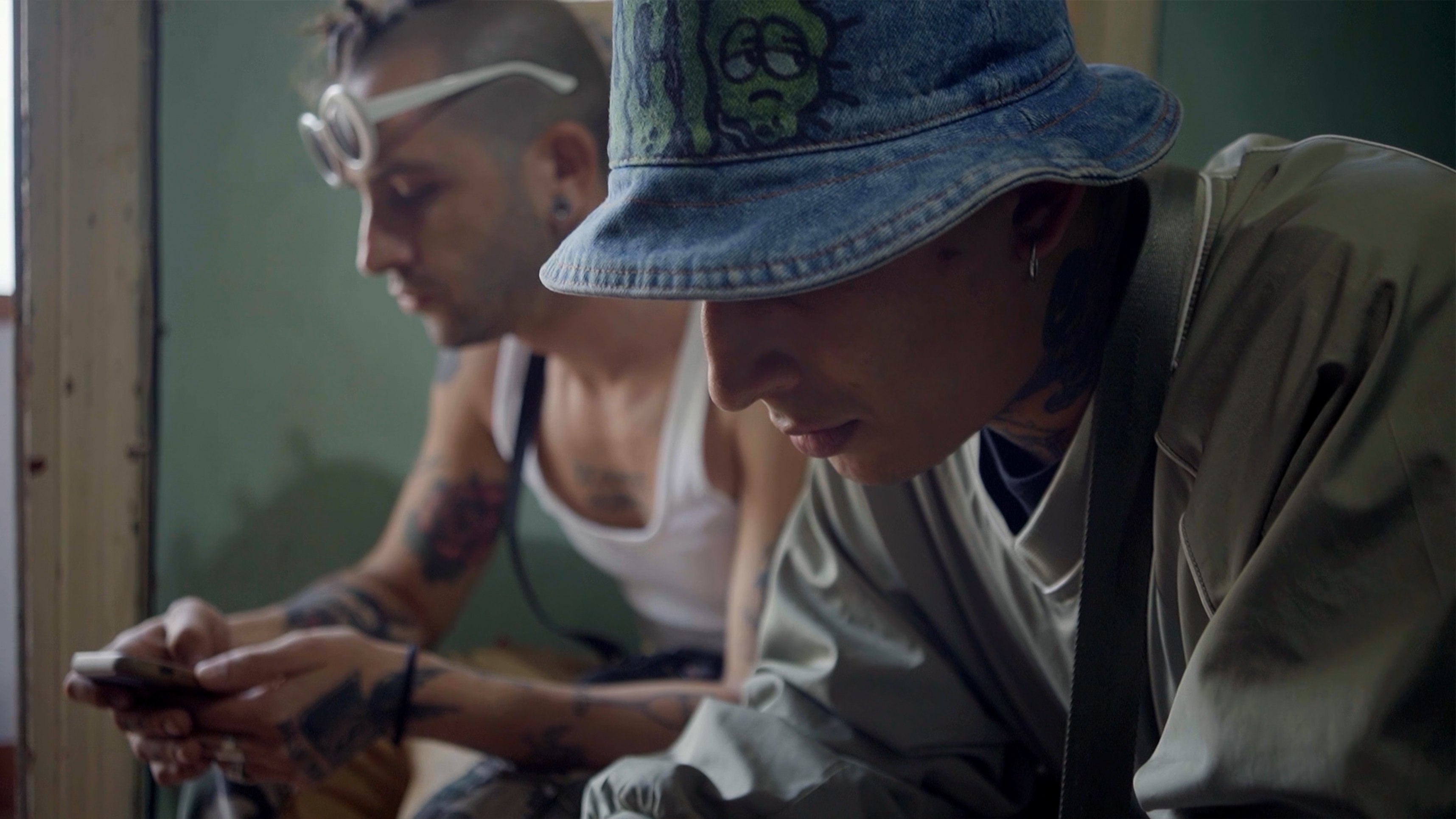 Backdrop for Golden Boyz: Tesoros invisibles