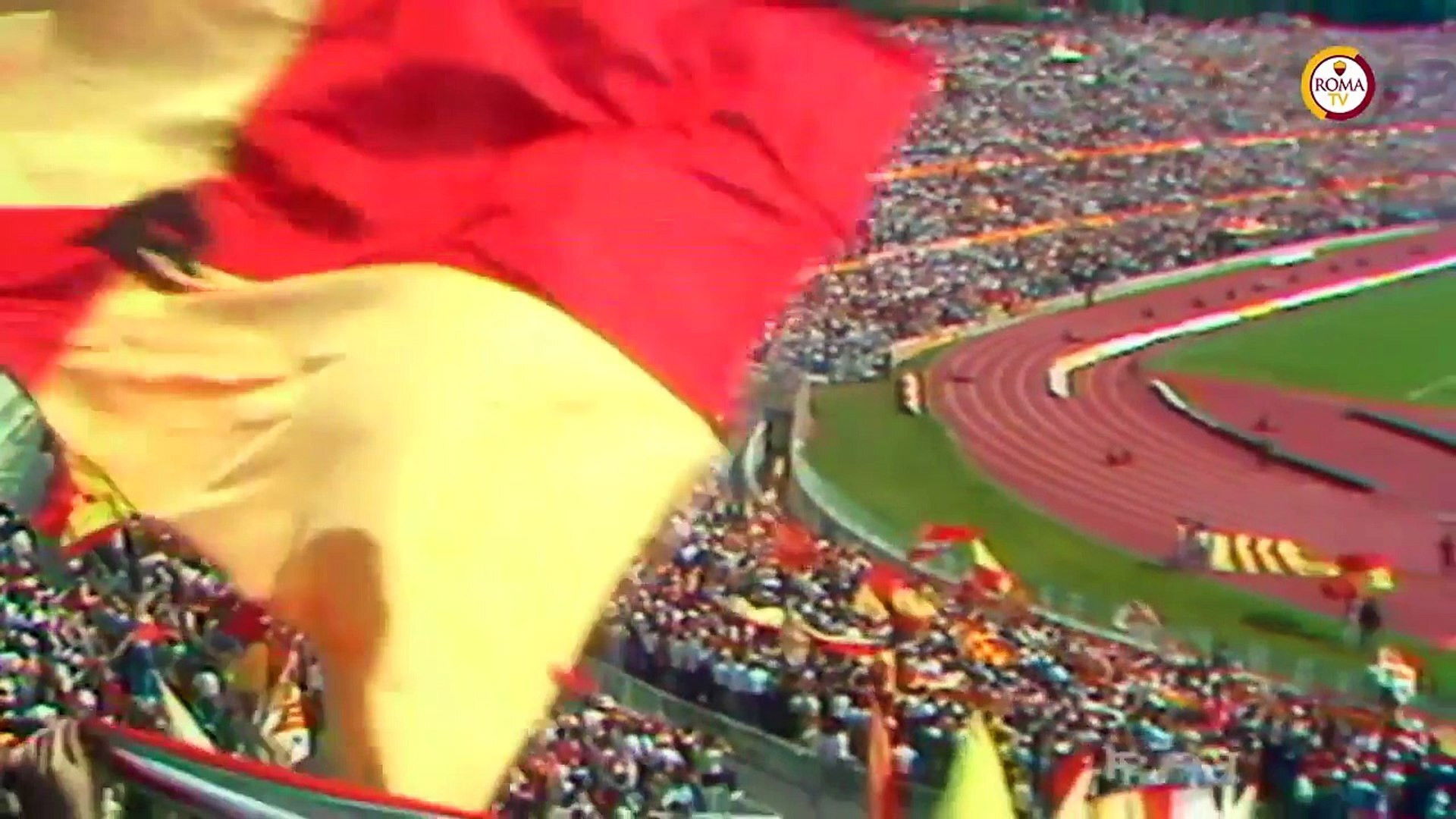 Backdrop for Chiedi Chi Era Falcao