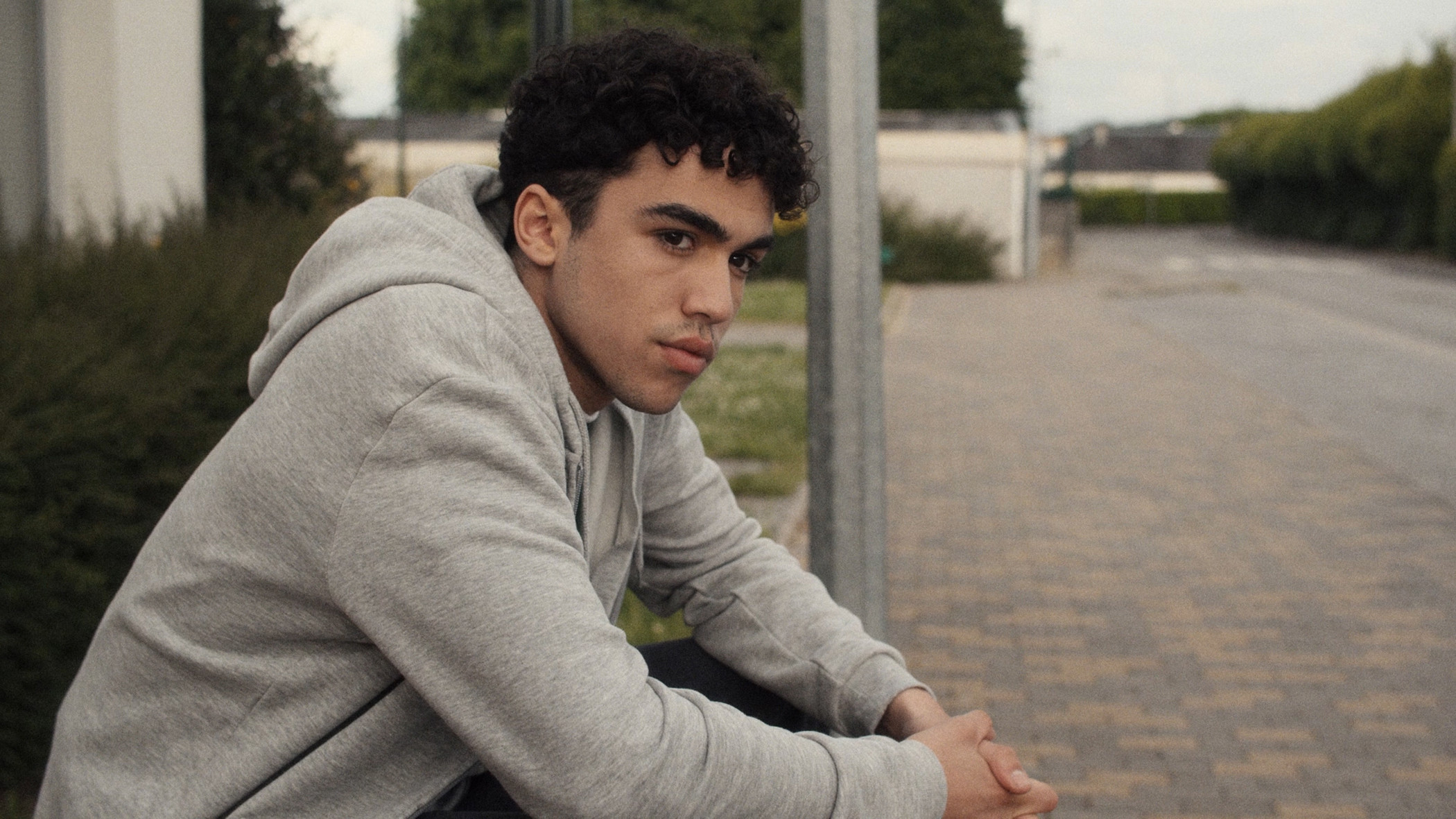 Backdrop for Gauche touché