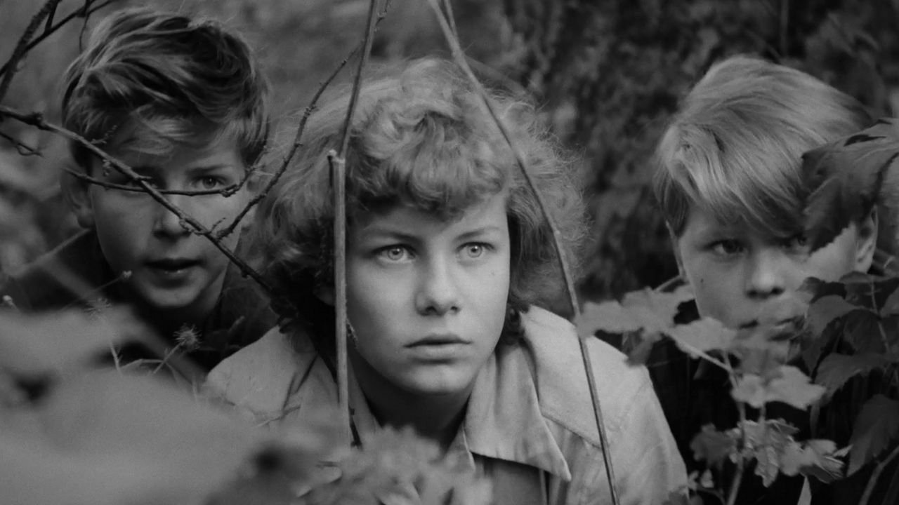 Backdrop for The Master Detective and Rasmus