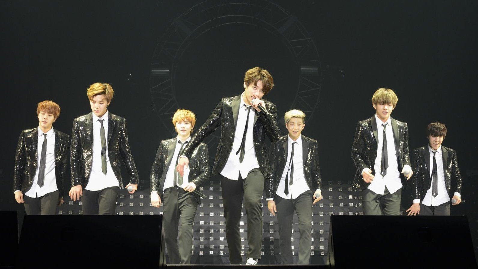 Backdrop for BTS 1st JAPAN TOUR 2015「WAKE UP:OPEN YOUR EYES」
