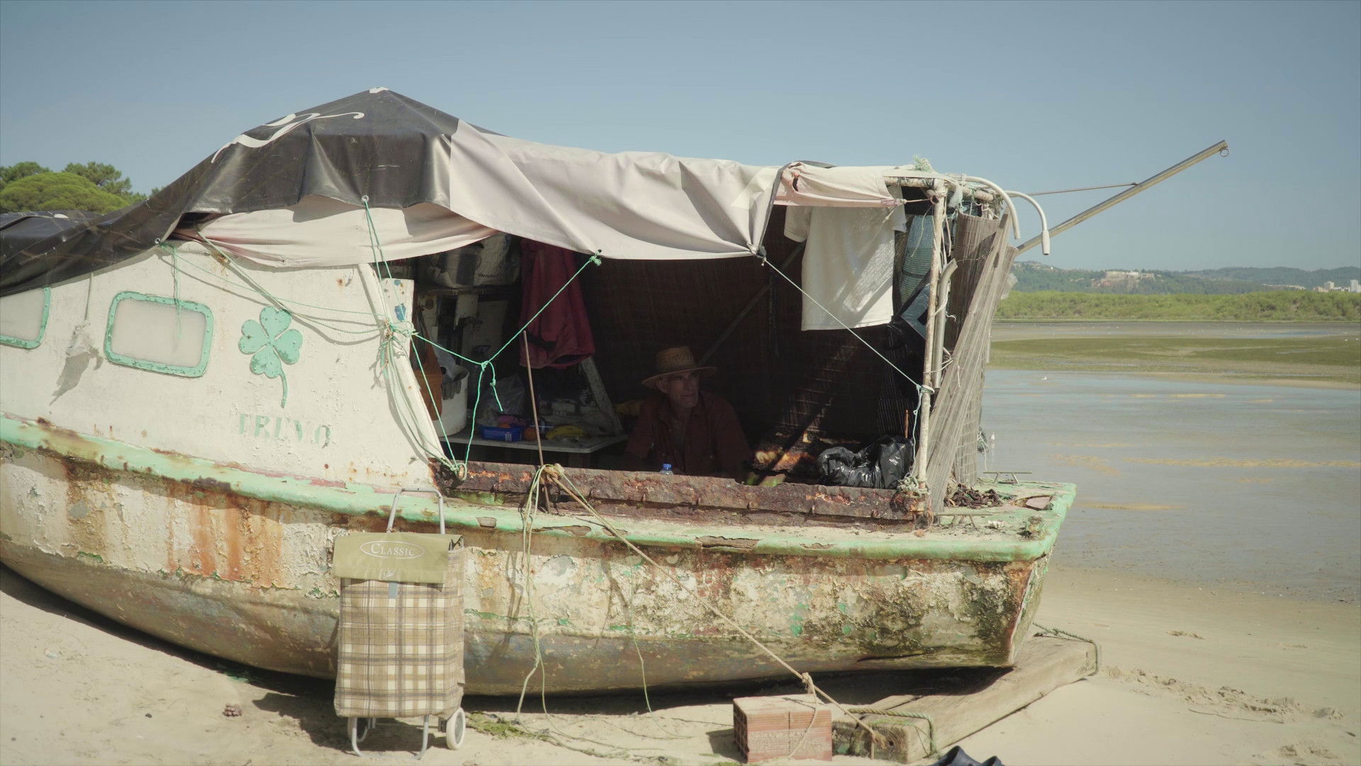 Backdrop for The Sea No Longer Stops Here