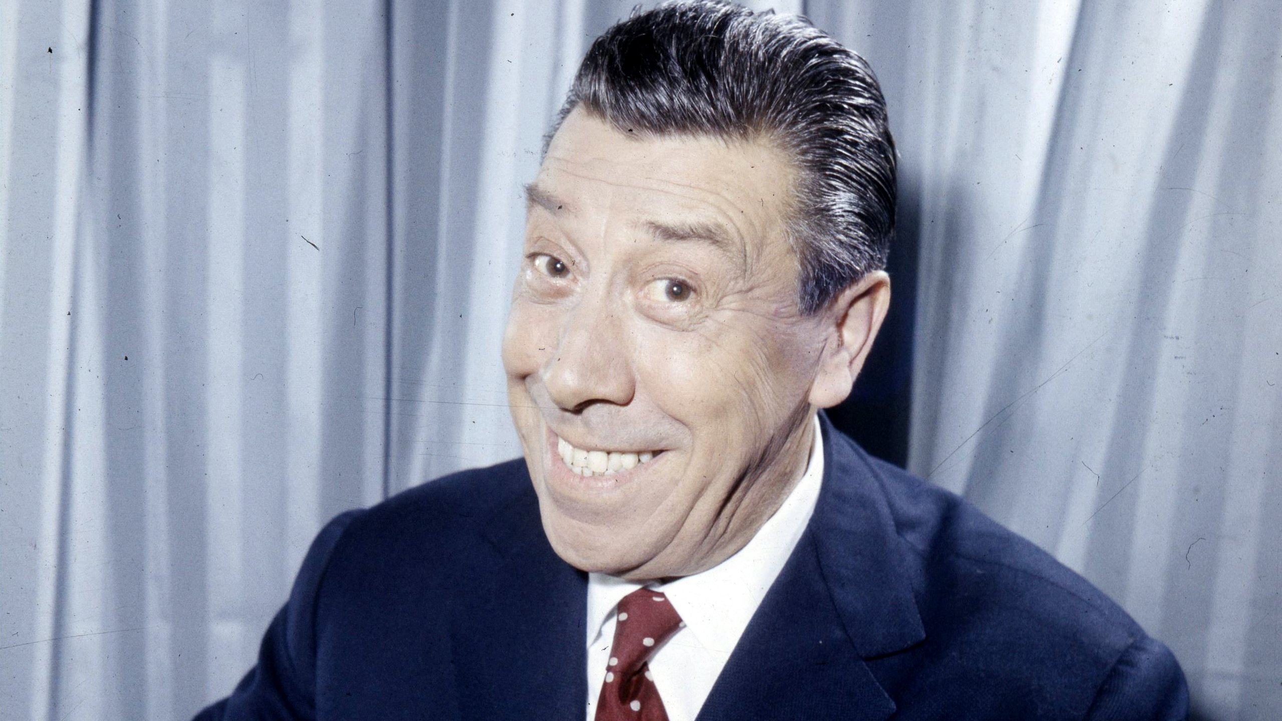 Backdrop for Stasera Fernandel