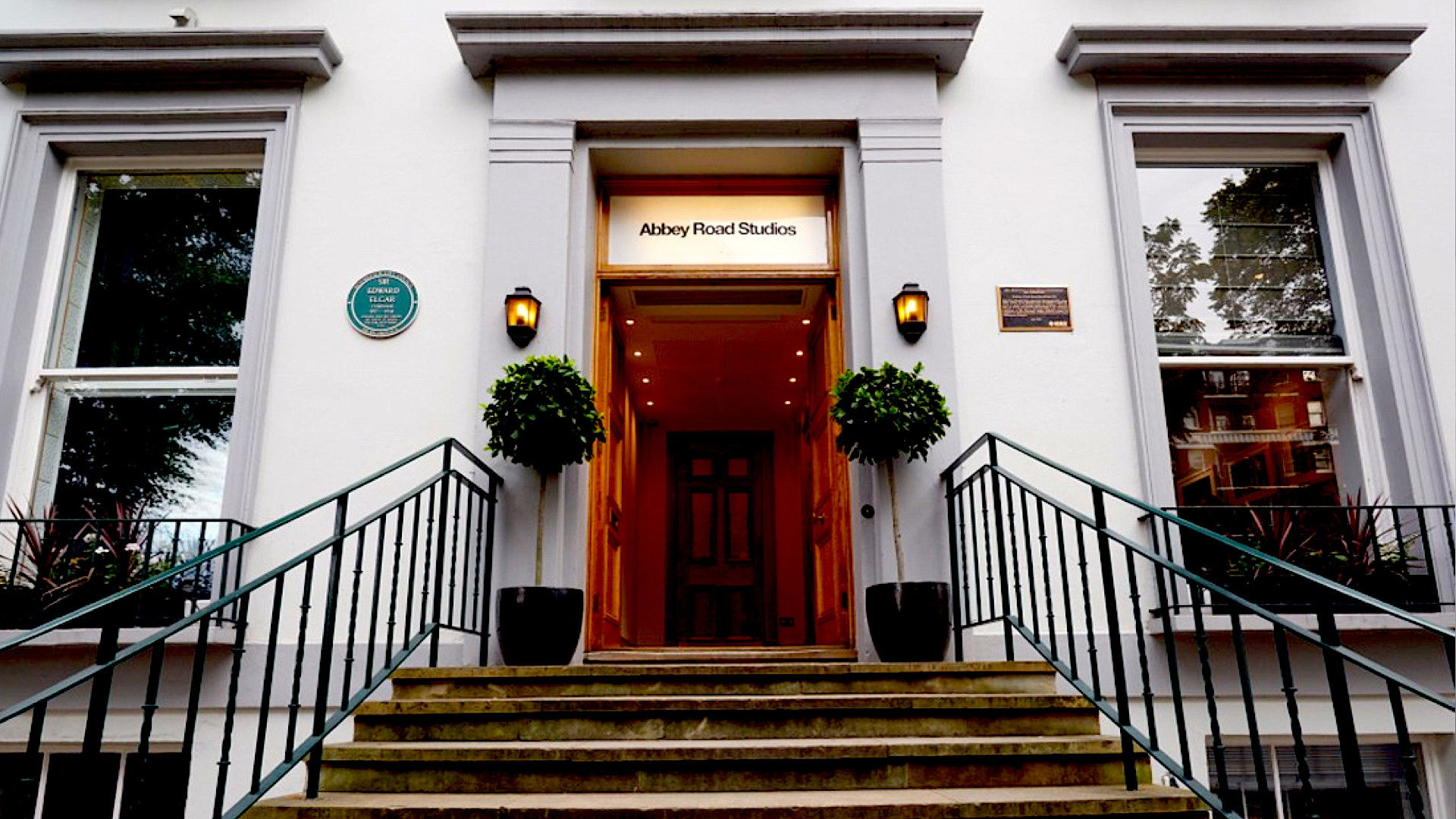 Backdrop for The Abbey Road Story