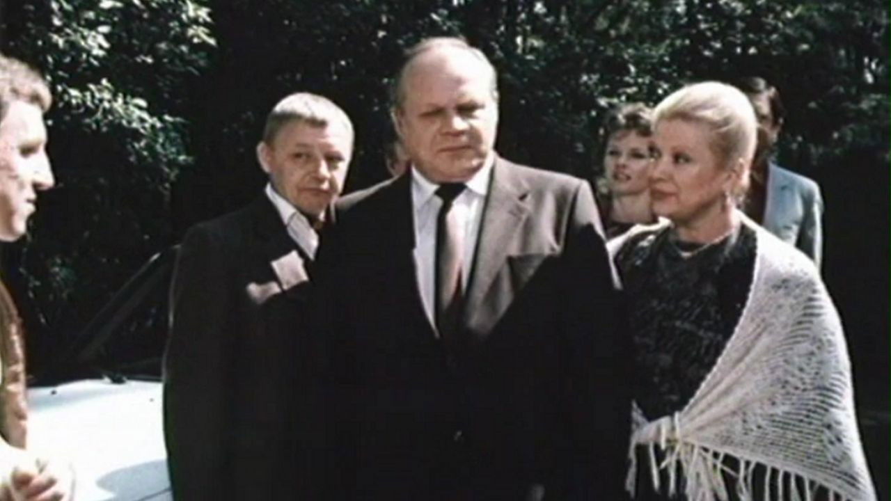 Backdrop for Broken Circle