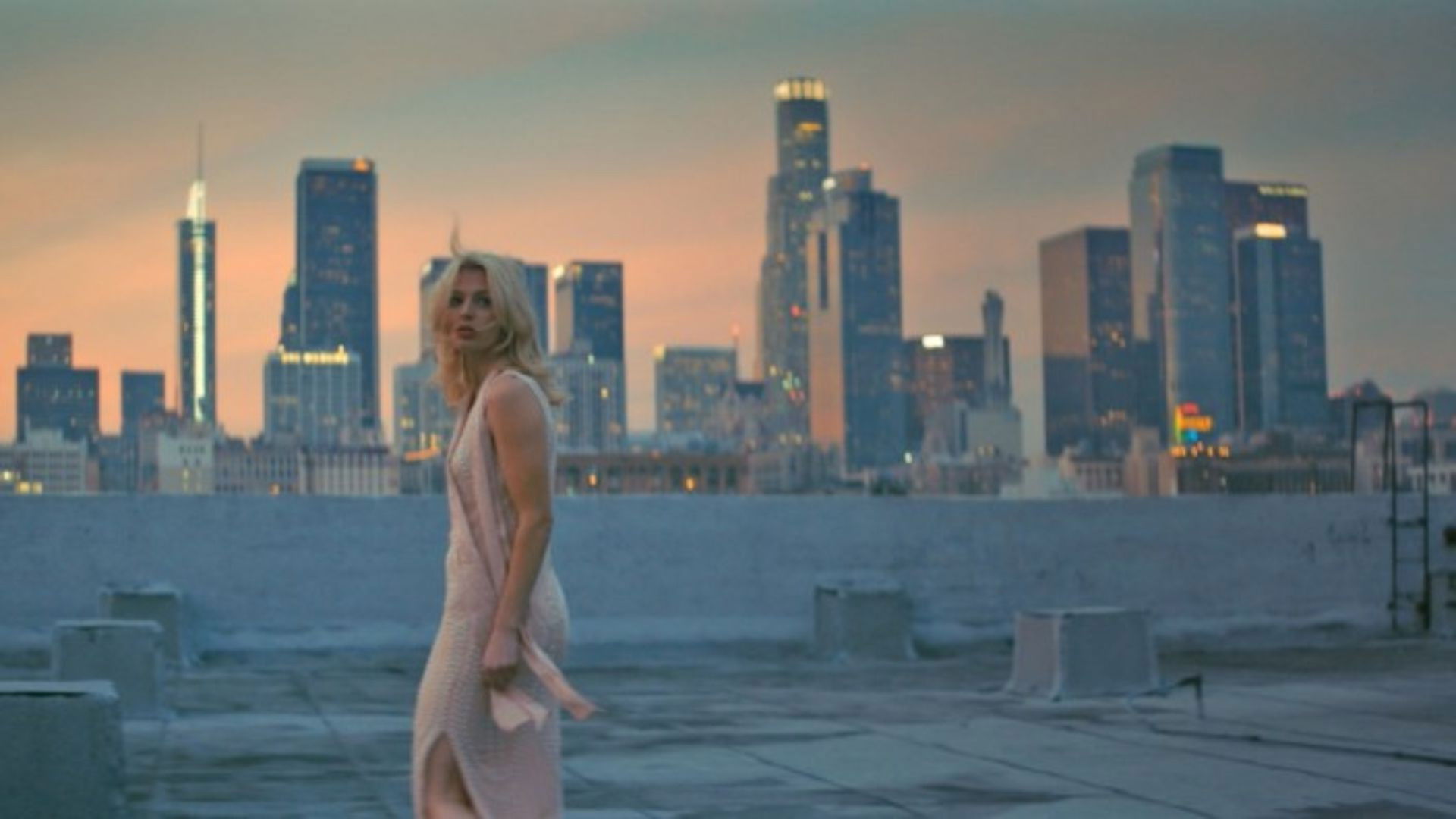 Backdrop for A Song of an Unknown Actress