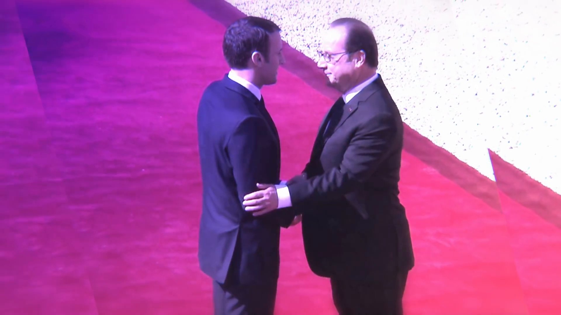 Backdrop for Petites phrases, grandes conséquences