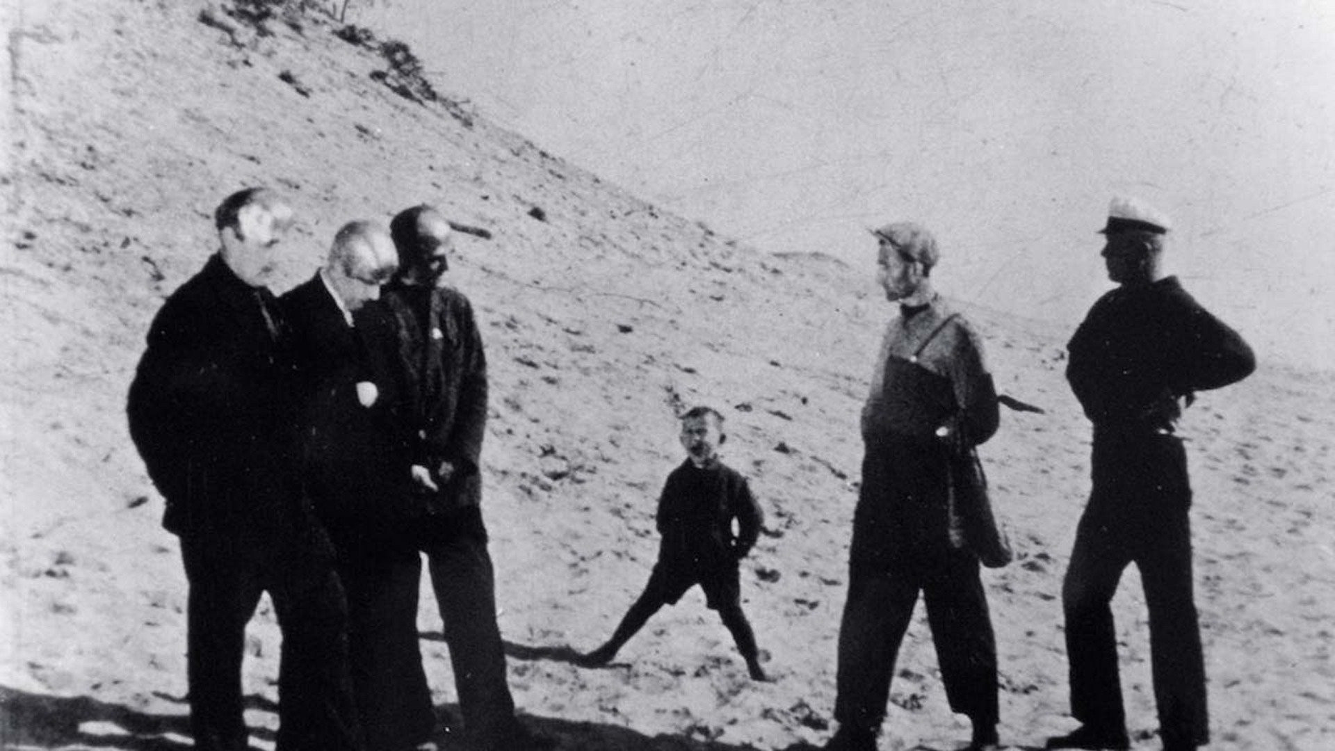 Backdrop for The Last Bolshevik