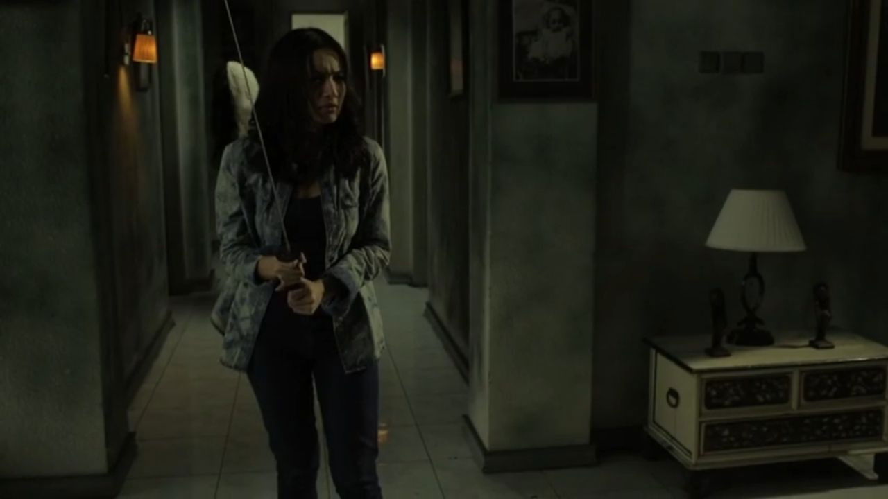 Backdrop for Kamar 207