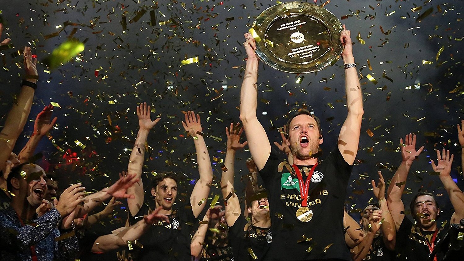 Backdrop for Triumph der #badboys – Ein Handball-Wintermärchen