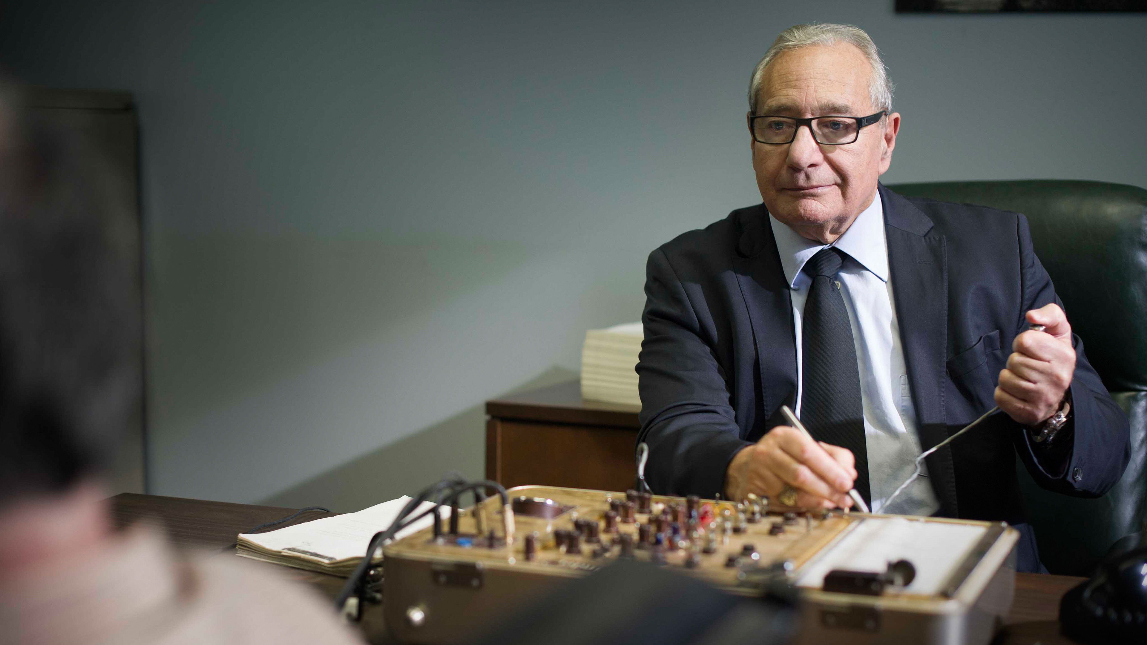 Backdrop for Le polygraphe