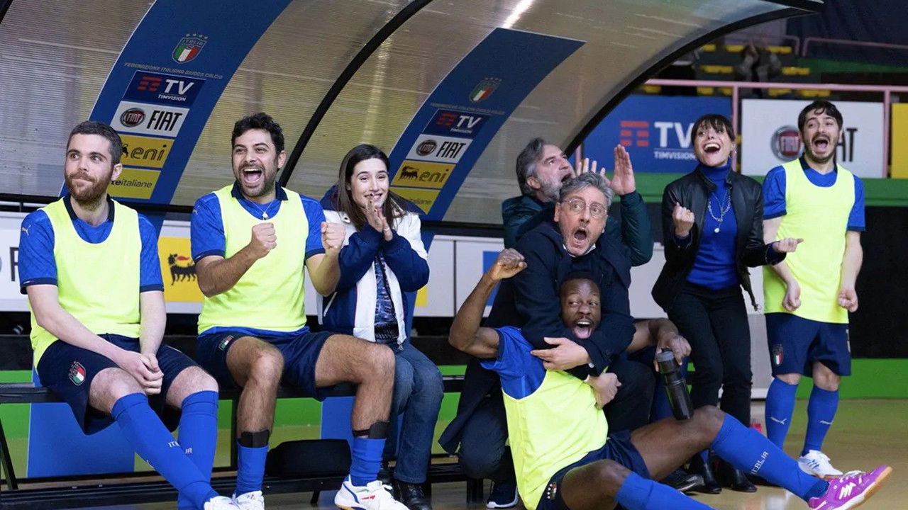 Backdrop for Crazy for Football - Matti per il calcio