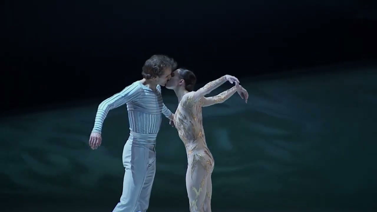 Backdrop for La Belle: Les Ballets de Monte-Carlo