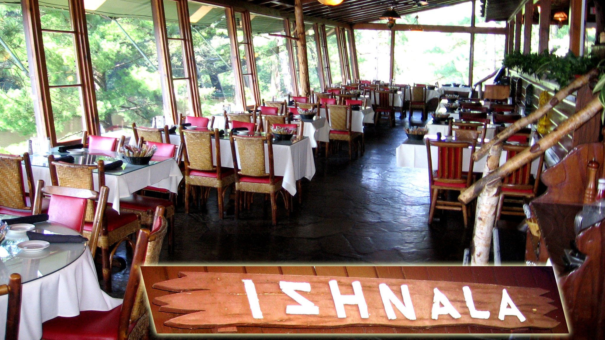 Backdrop for Wisconsin Supper Clubs: An Old Fashioned Experience