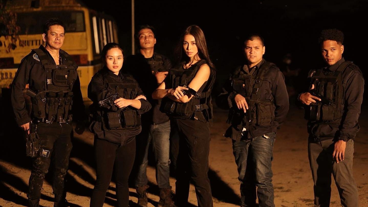 Backdrop for Iskandalo