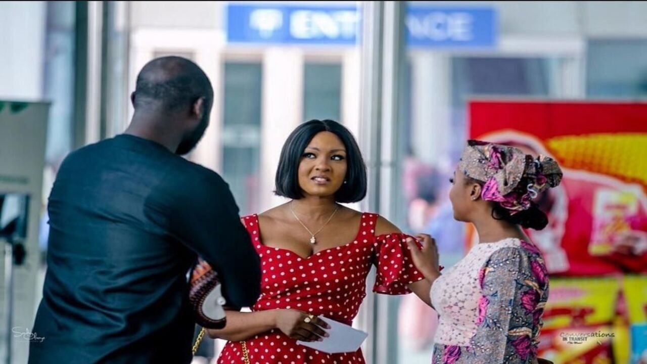 Backdrop for Conversations in transit