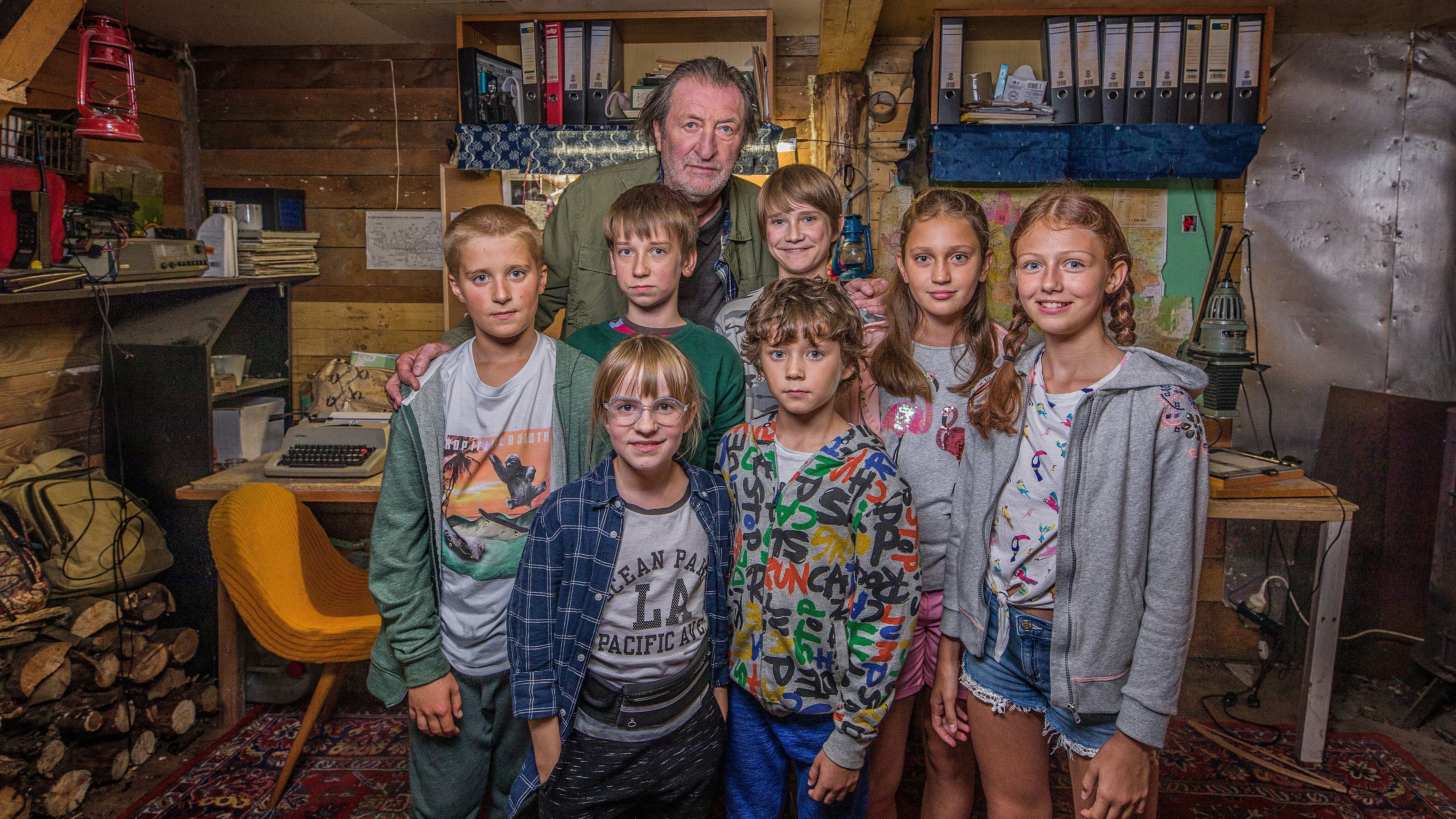 Backdrop for Kriminálka 5.C