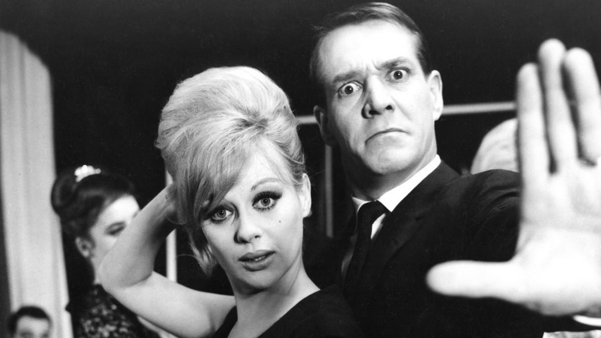 Backdrop for The Girl and the Press Photographer